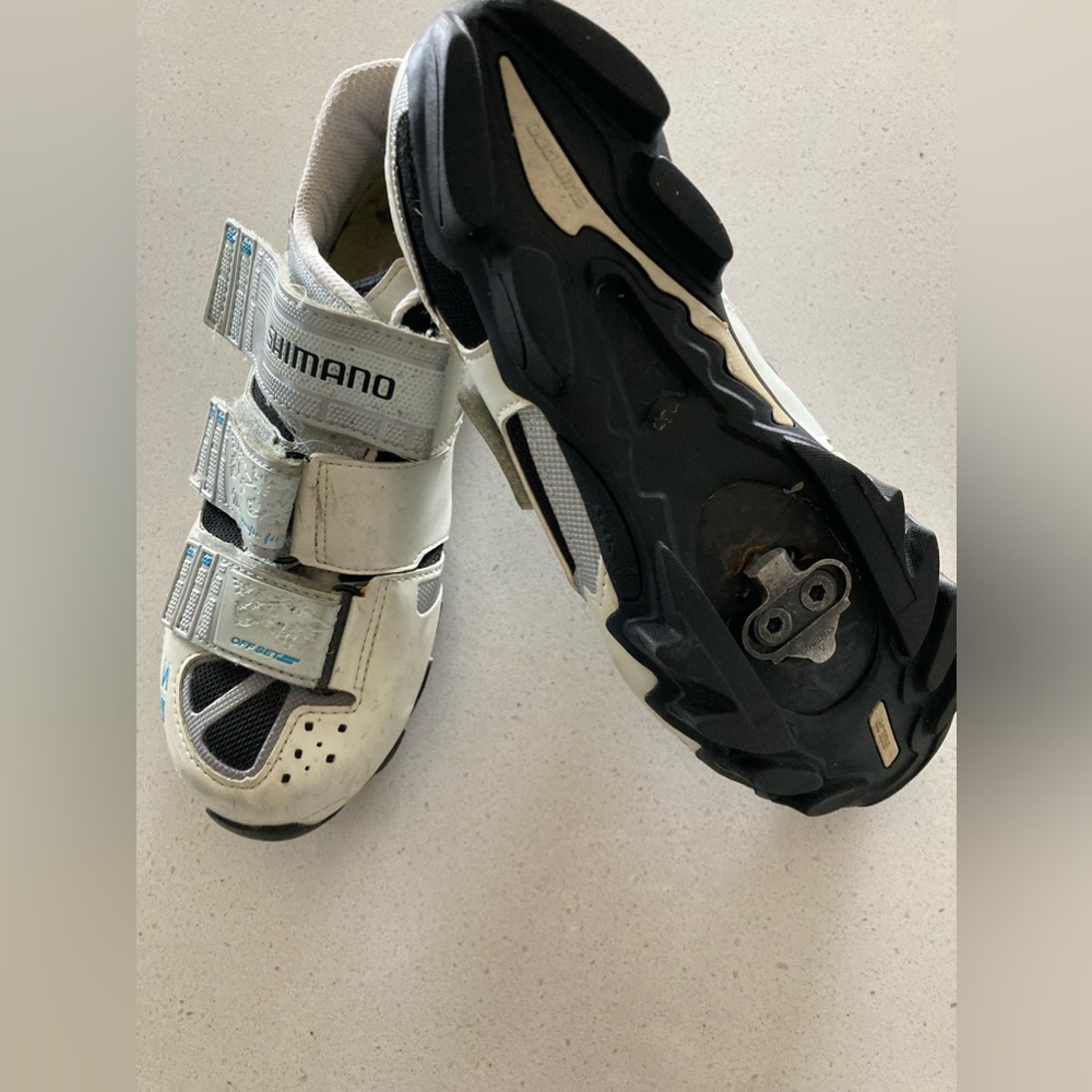 Womens Shimano spinning clip in shoes. Size 8.